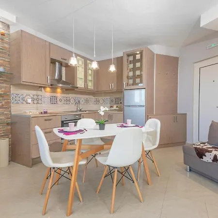 4. Sea View Luxury For 4 In Rhodes Centre! アパート Rhodes City