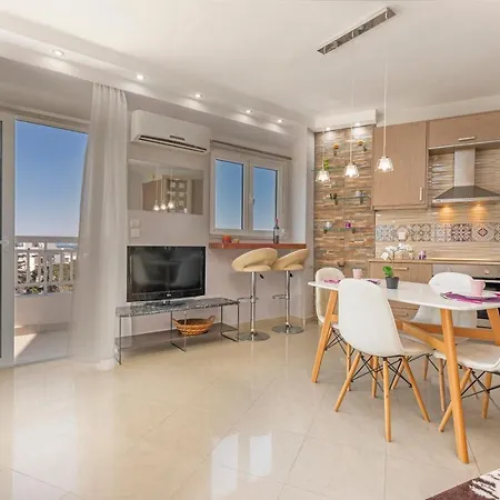 4. Sea View Luxury For 4 In Rhodes Centre!