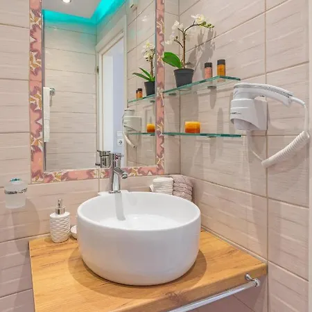 4. Sea View Luxury For 4 In Rhodes Centre! *